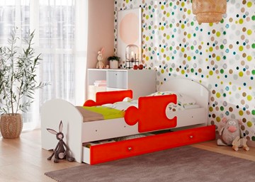 Кровать детская с бортиками и ящиком Мозайка, корпус Белый/фасад Оранжевый (ламели) в Омске