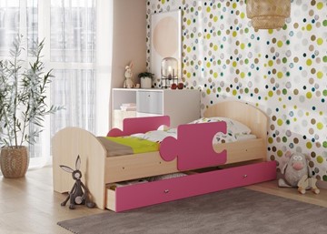 Детская кровать с ящиком и бортиками Мозайка, корпус Млечный дуб/фасад Розовый (ламели) в Омске