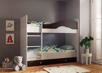 Детская  двухъярусная кровать Мая с 2 ящиками на щитах, корпус Млечный дуб, фасад Венге в Омске - предосмотр